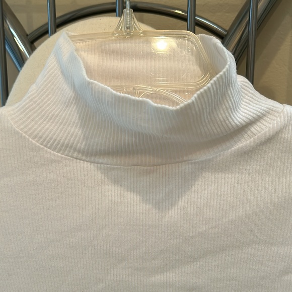 NINETY PERCENT WHITE ORGANIC SUPER LIGHTWEIGHT RIBBED TURTLENECK SIZE LARGE - Picture 4 of 4